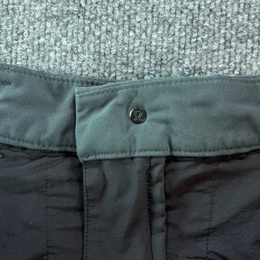 Lululemon Mens Commission Shorts 9 Grey Chino 38 Athleisure Summer Sporty Golf